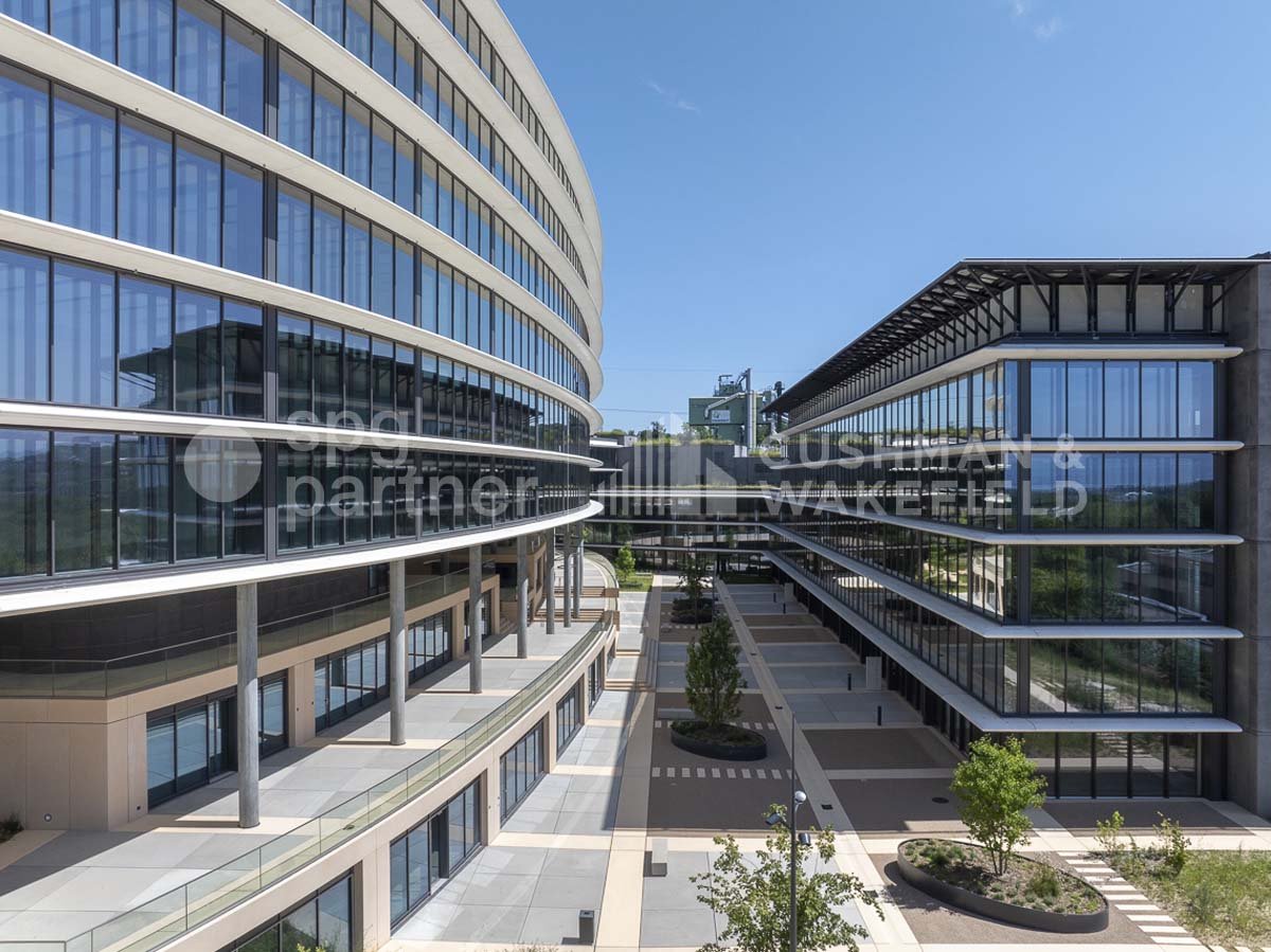 1326m² Büro