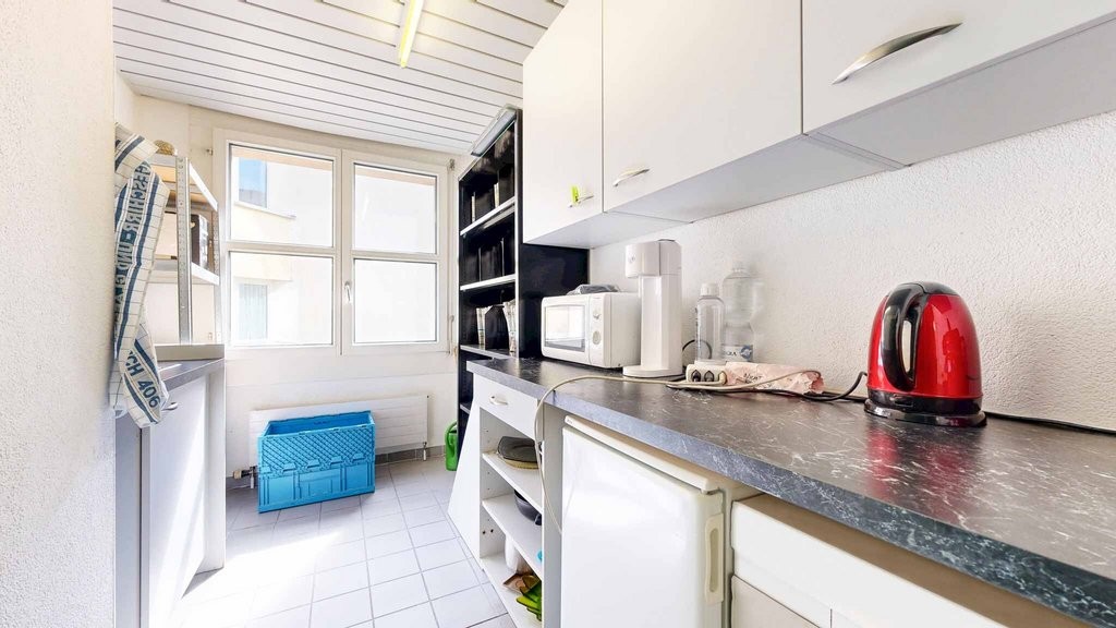 85m² office