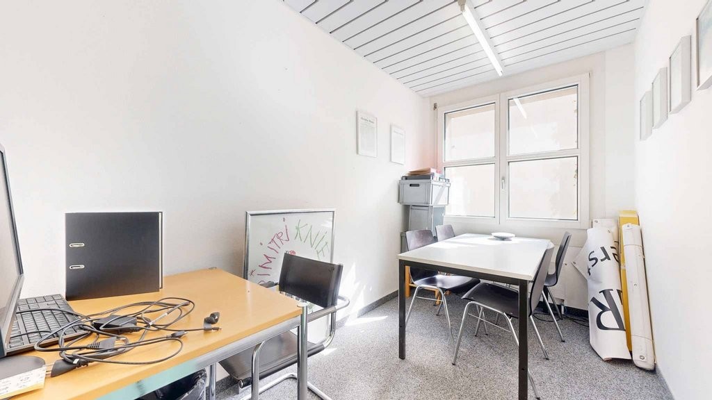 85m² office
