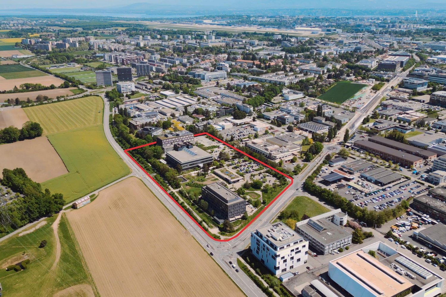 750m² Büro, Foto 1 von 10