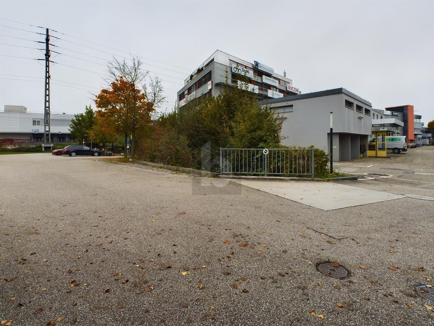 330m² office