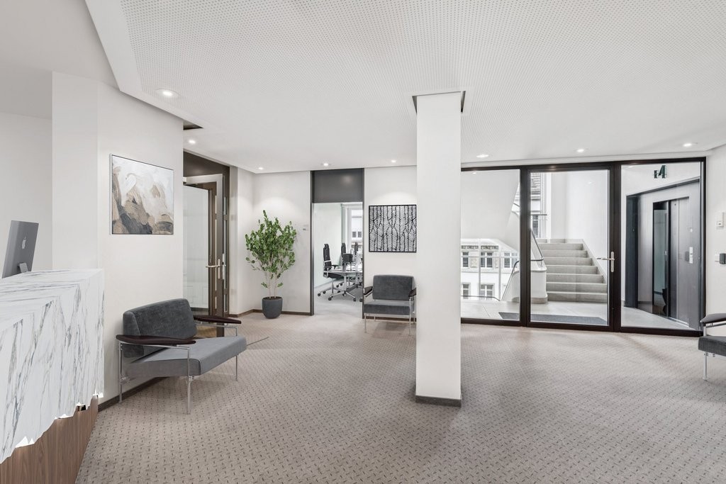 450m² office