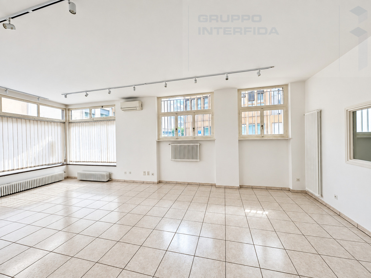 90m² Laden