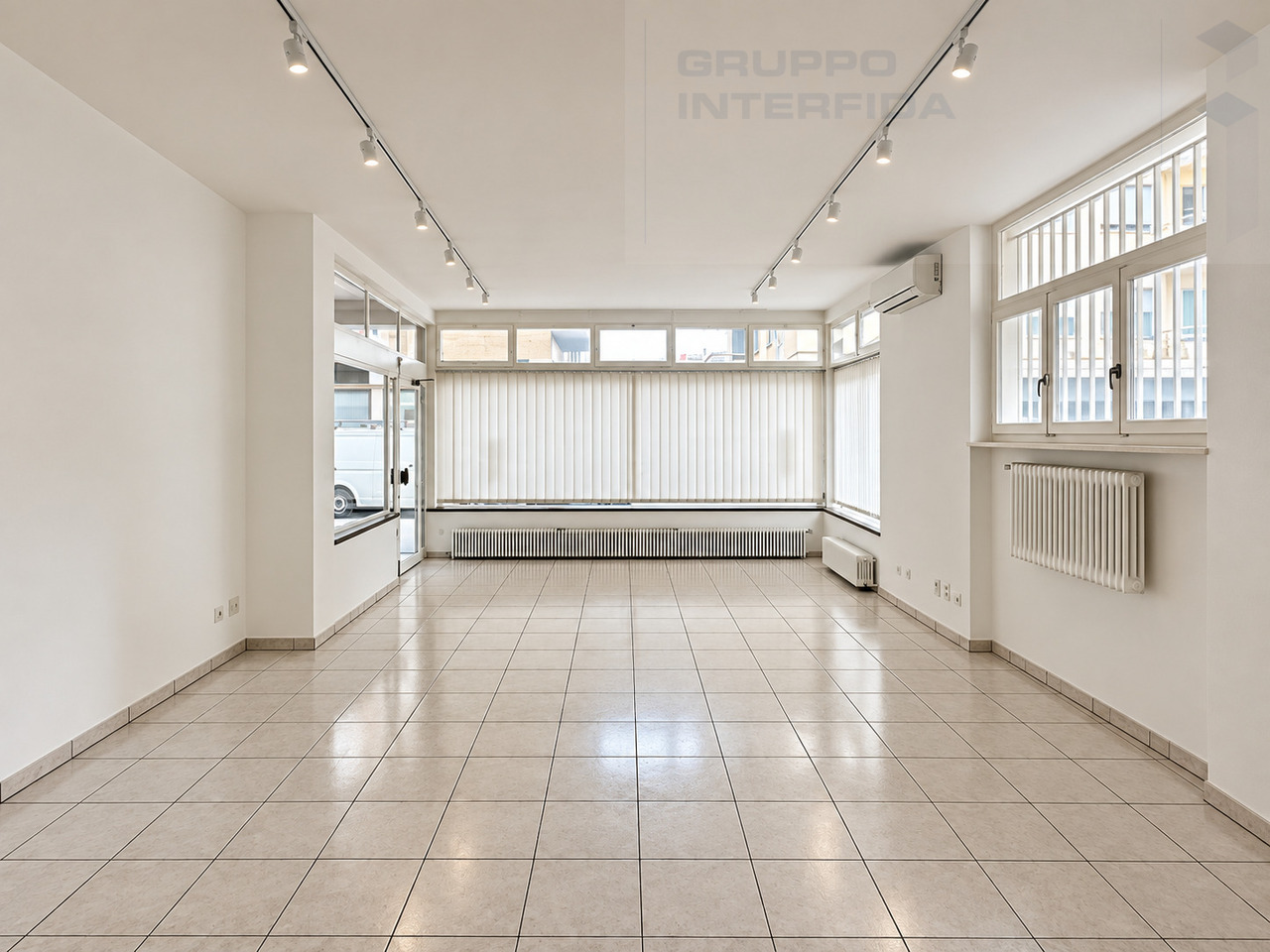 90m² Laden