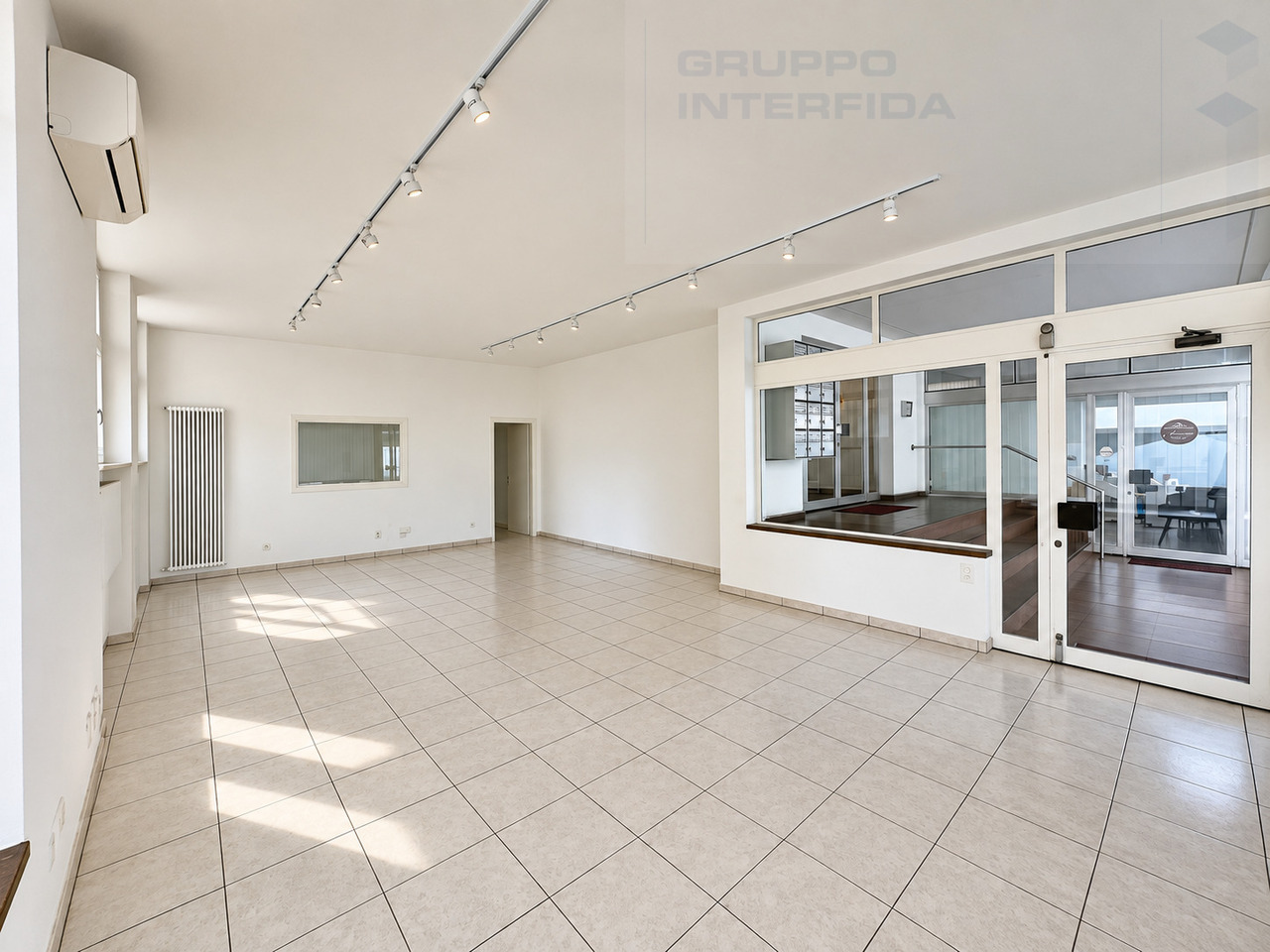 90m² Laden