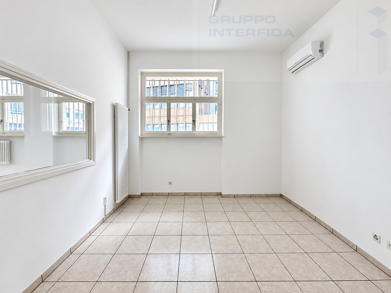 90m² Laden