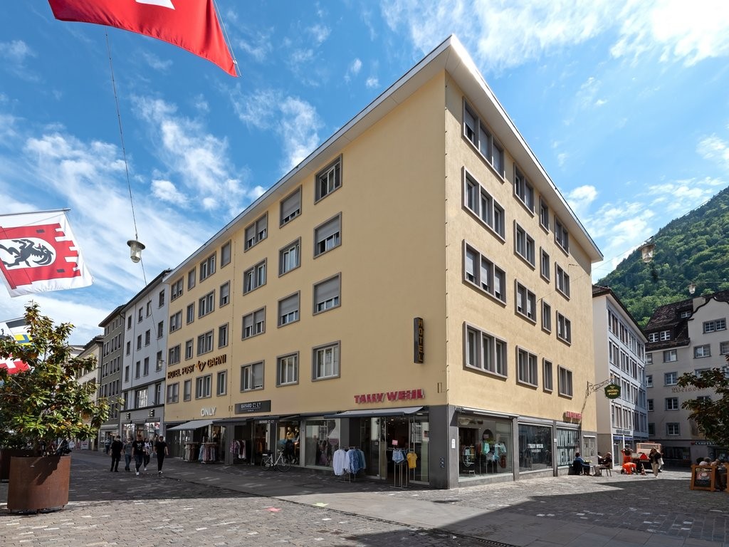 133m² shop
