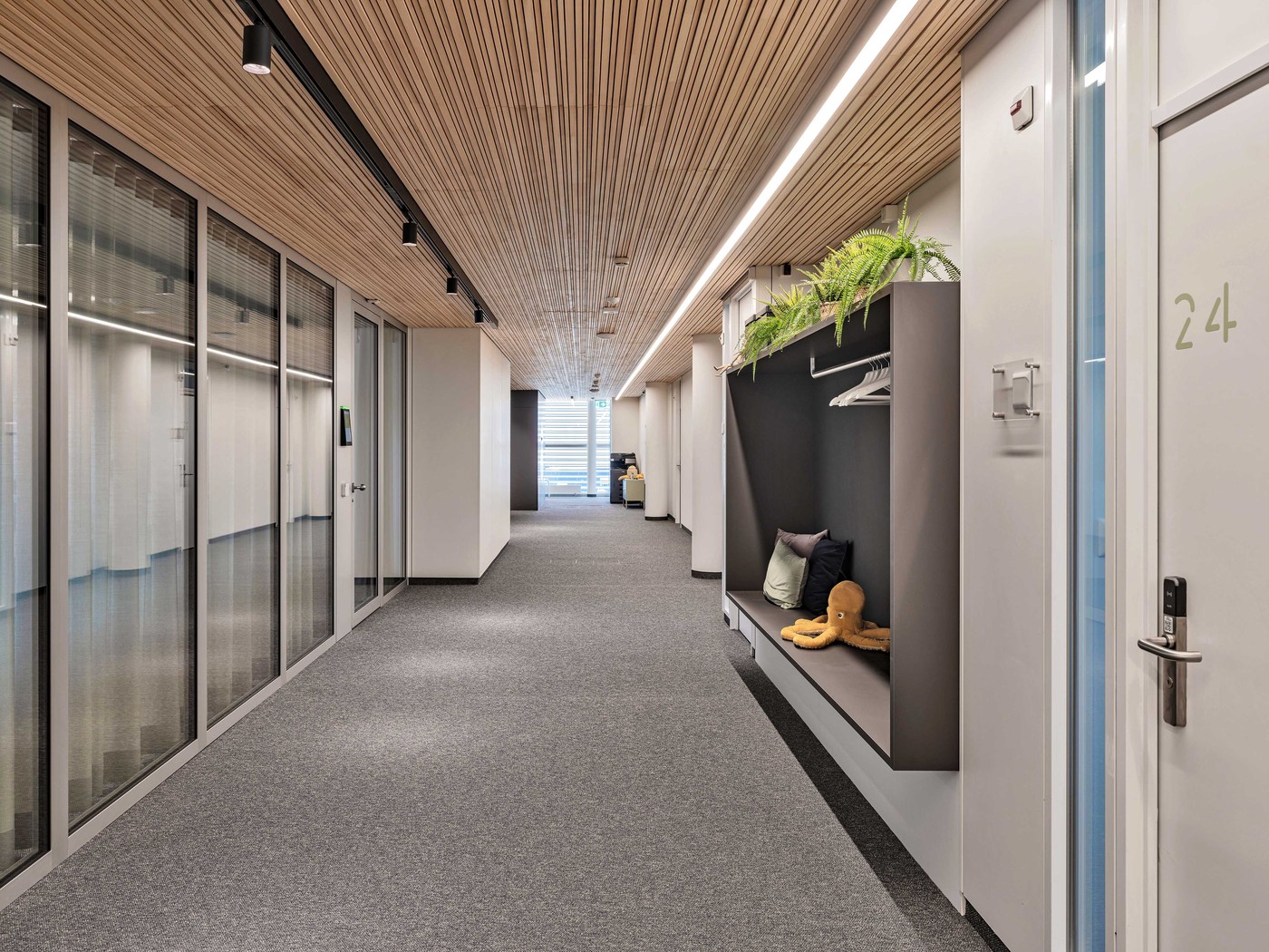 18m² office