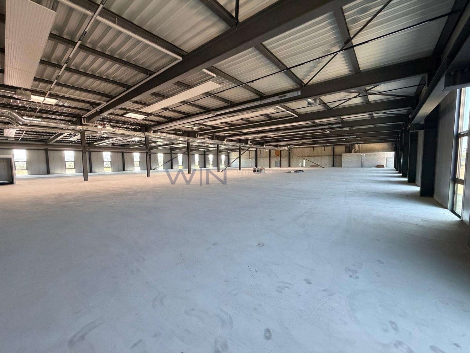 1200m² commerciale, foto 2 di 5