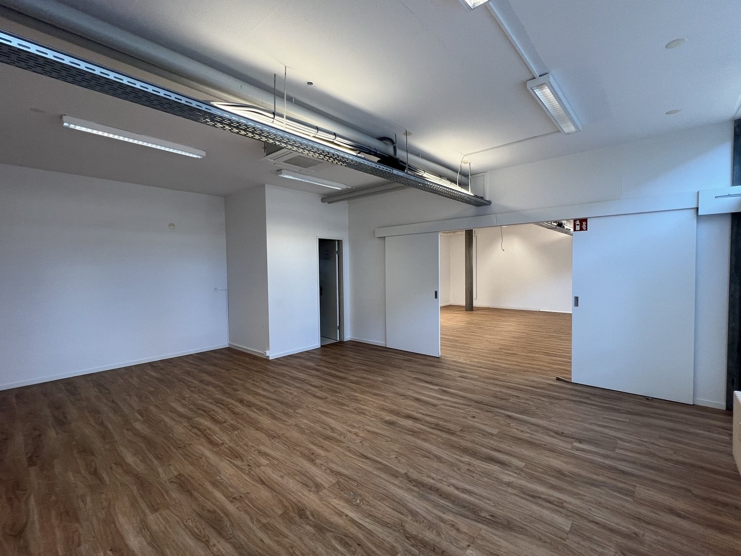 79m² office