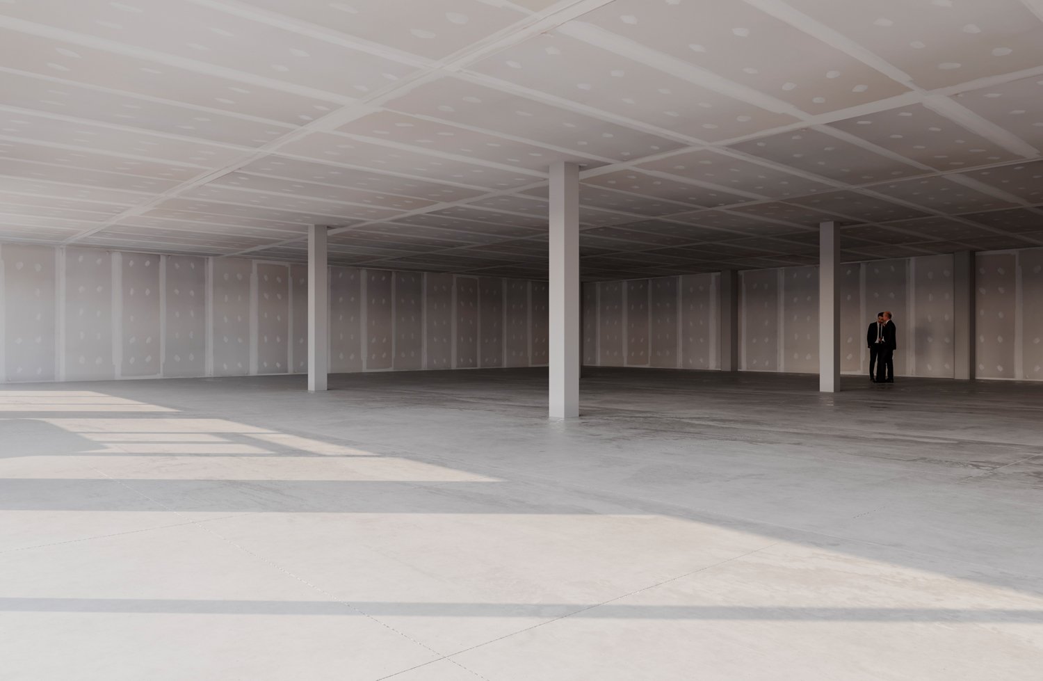 182m² department store
