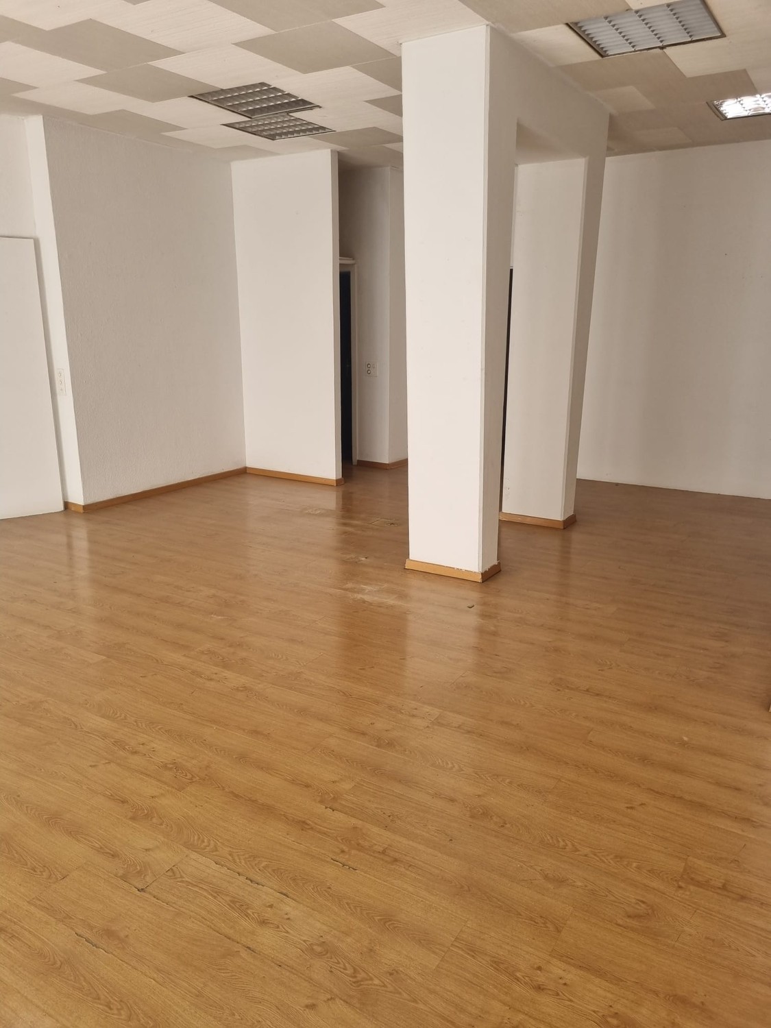 33m² commercial, Foto 1 von 6