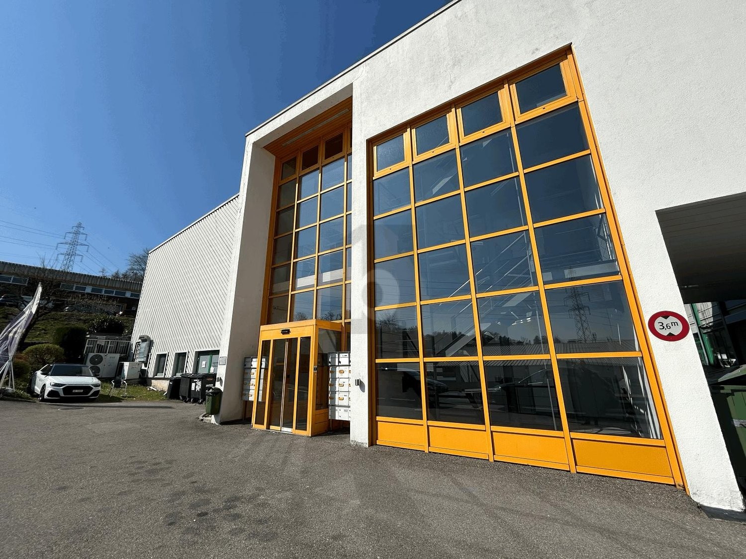 31m² office, photo 1 sur 4