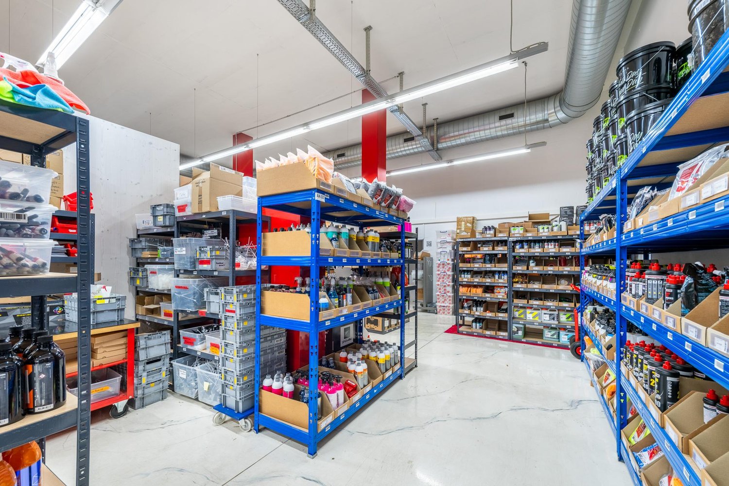 832m² commercial