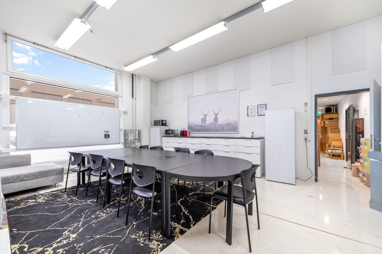 832m² commercial