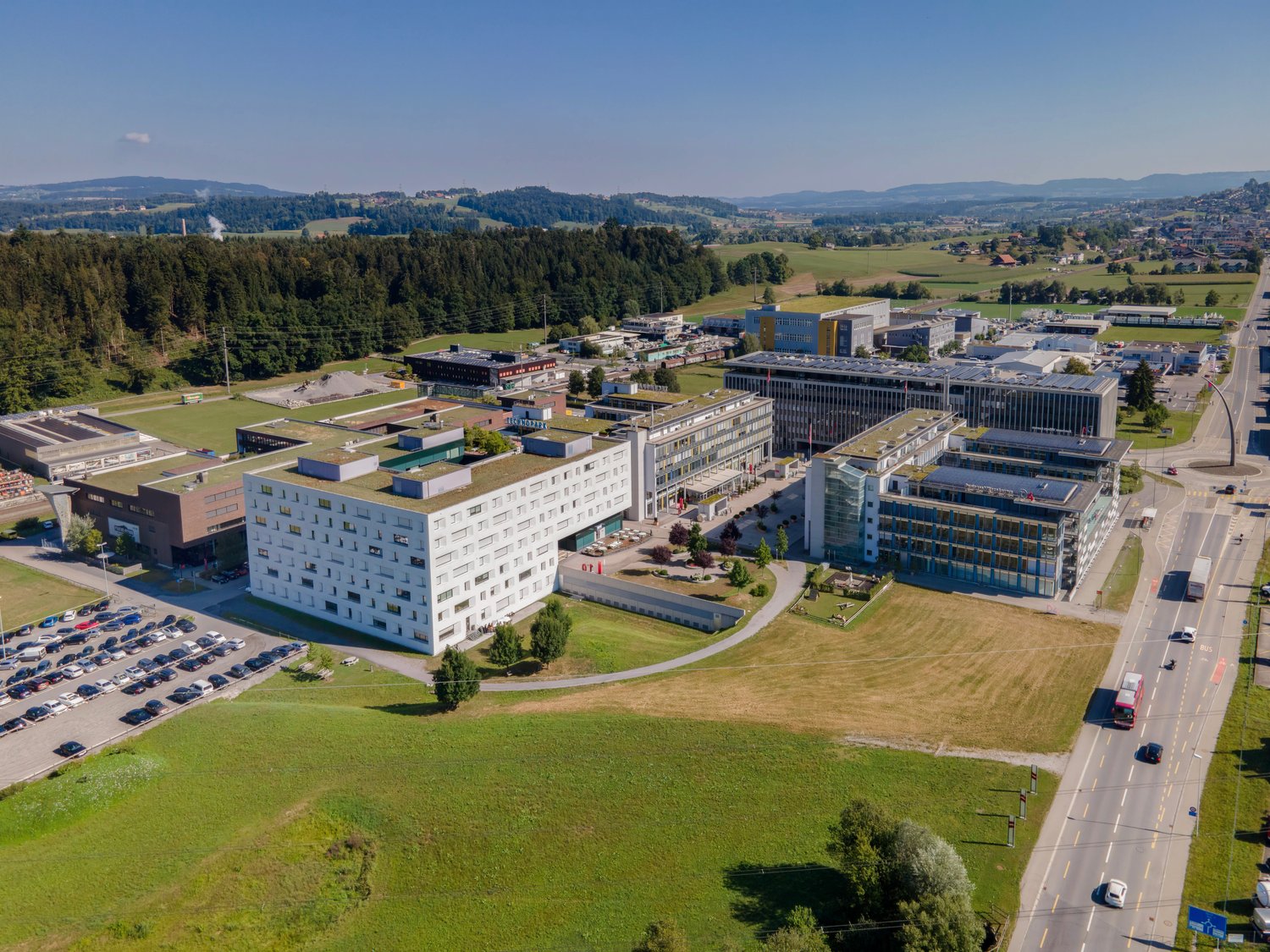 700m² office