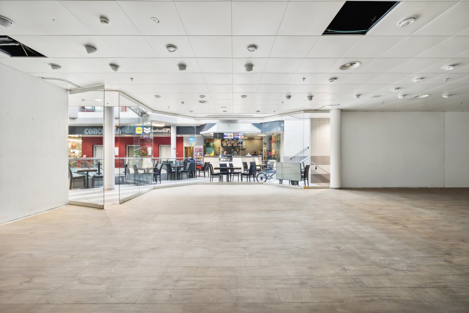120m² shop