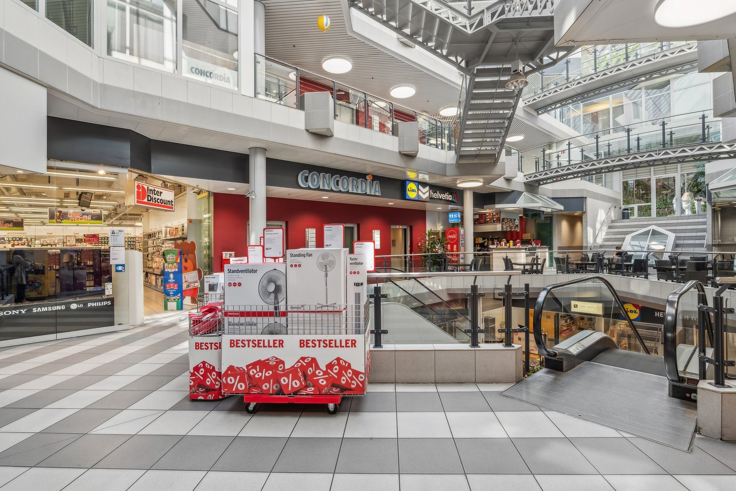 120m² shop