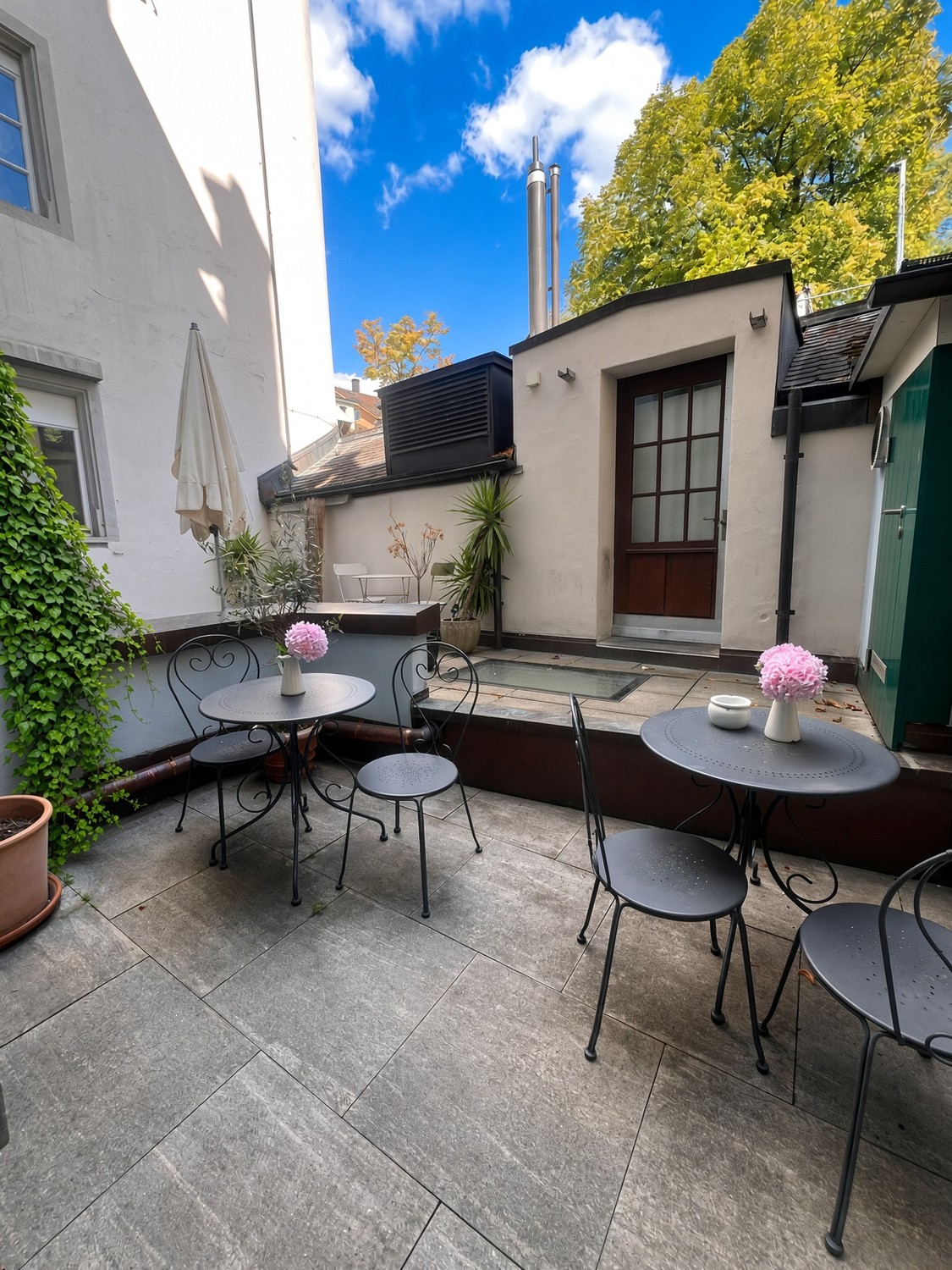 55m² commercial