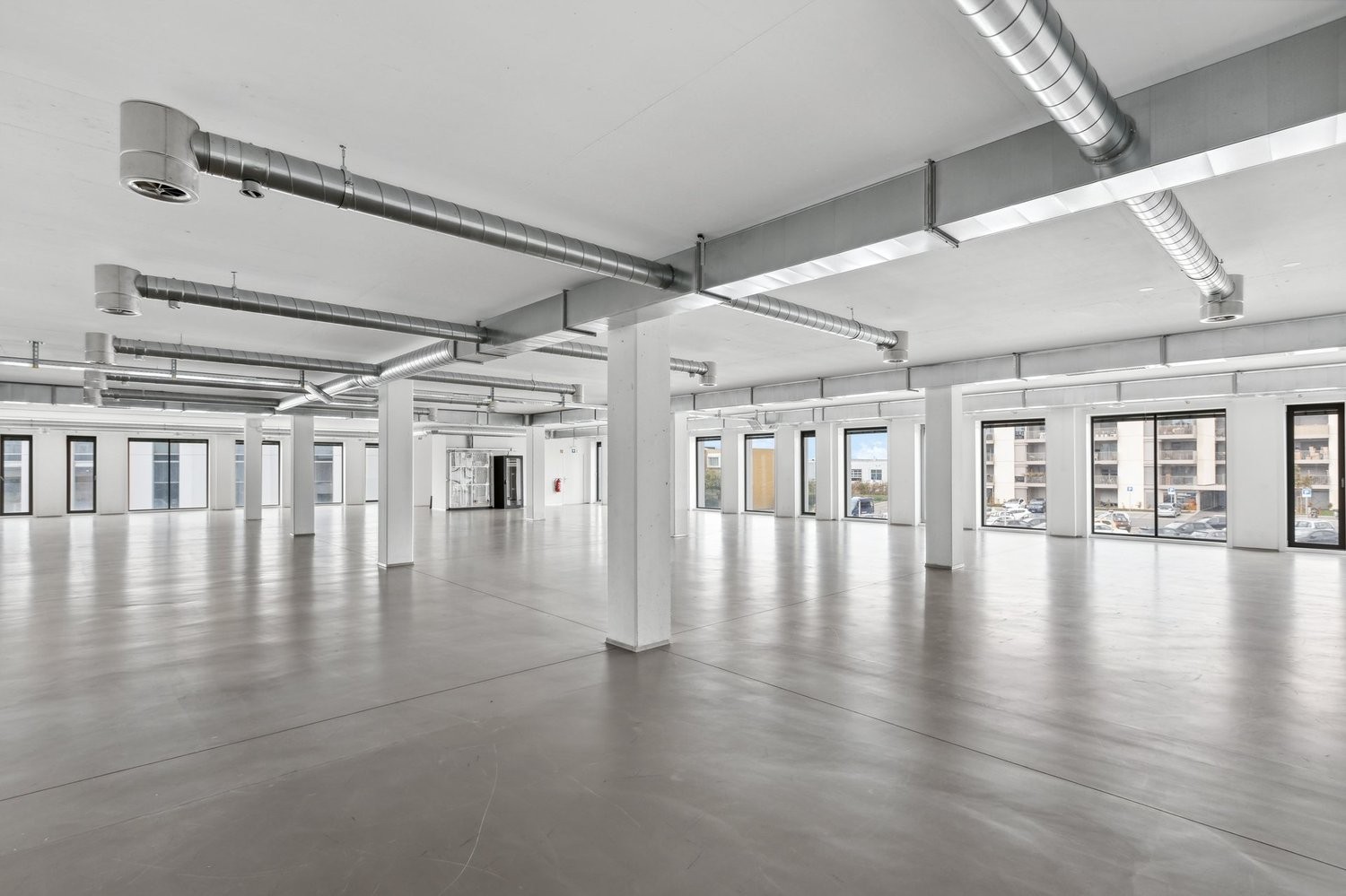 450m² Wohn- / Geschäftsgebäude, Foto 2 von 4