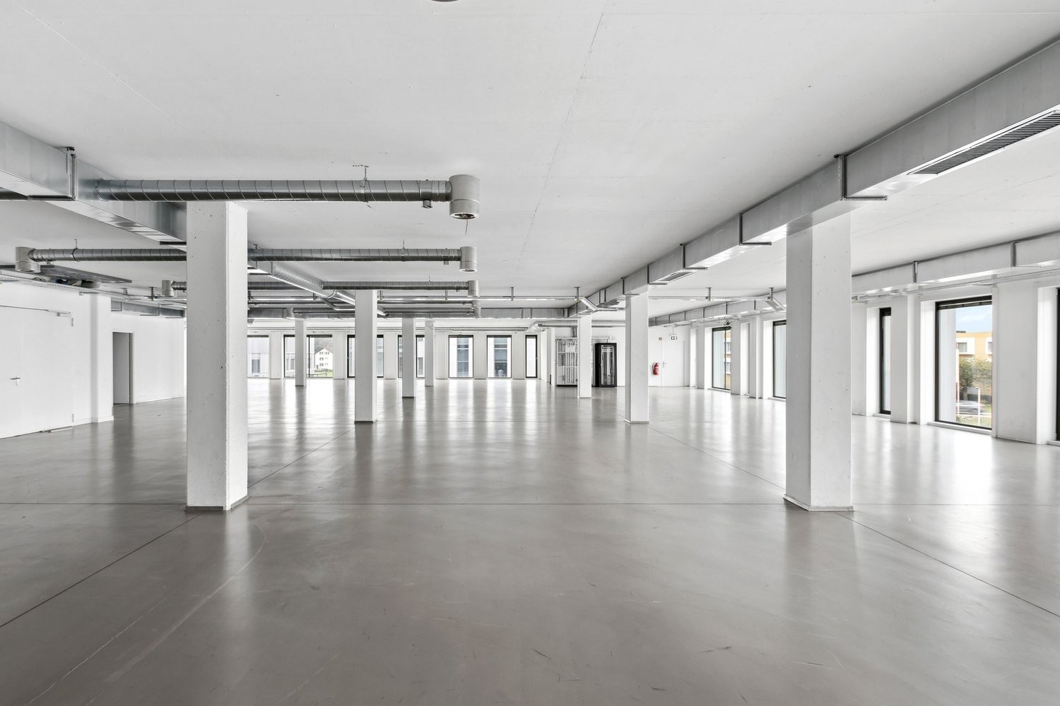 450m² Wohn- / Geschäftsgebäude, Foto 4 von 4