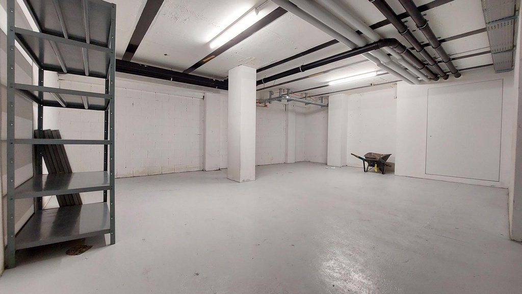 111m² storage room, Foto 3 von 7