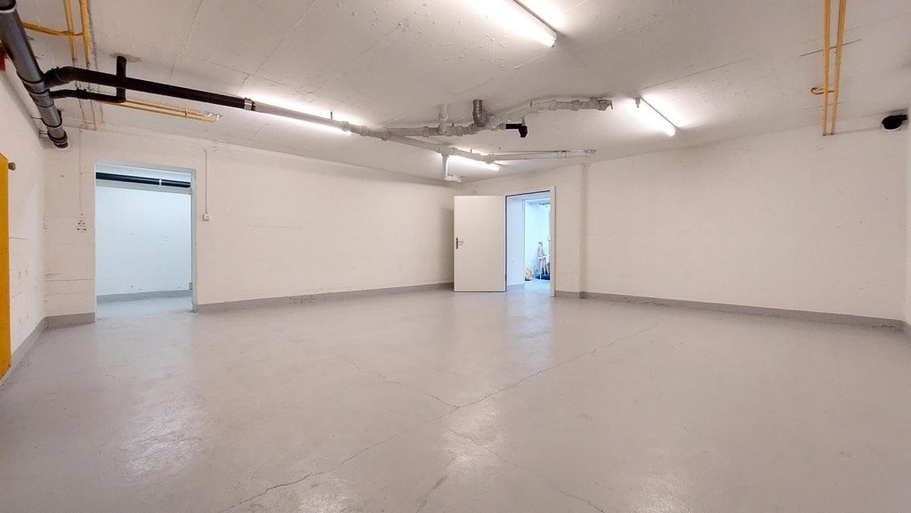 111m² storage room, Foto 1 von 7