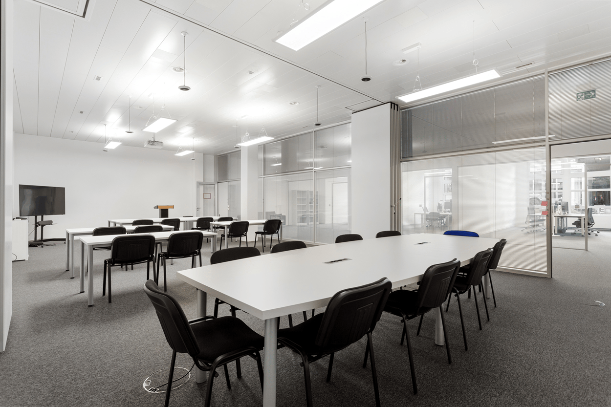 1185m² office