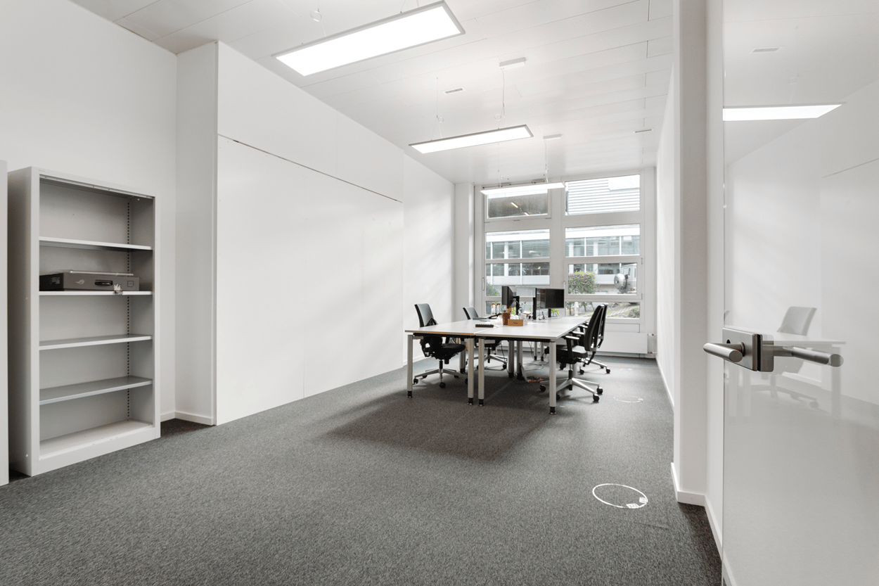 1185m² office