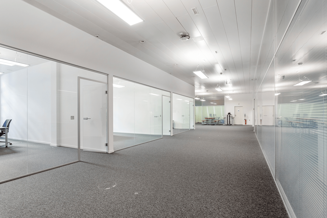1185m² office