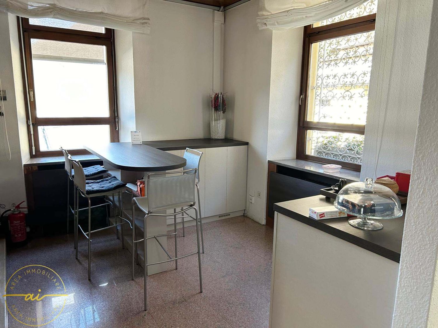 170m² Büro, Foto 3 von 5