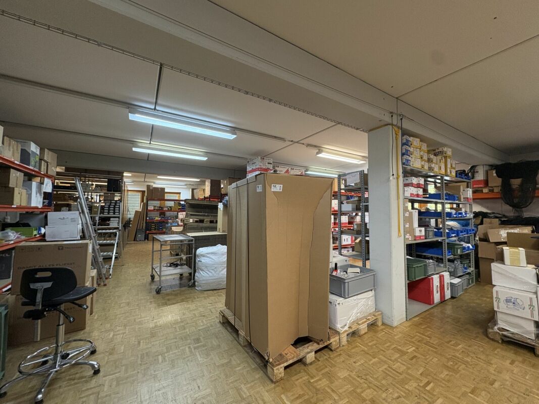 660m² commerciale, foto 4 di 10