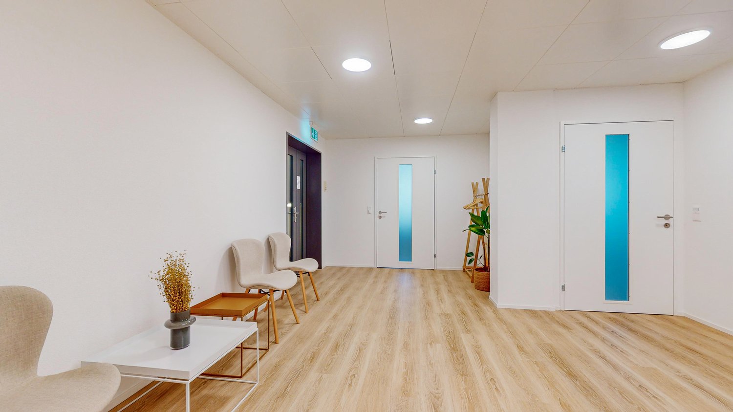 83m² office