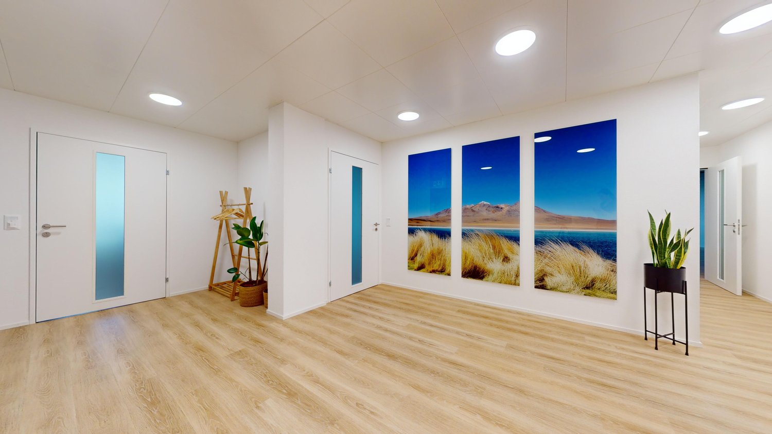 83m² office