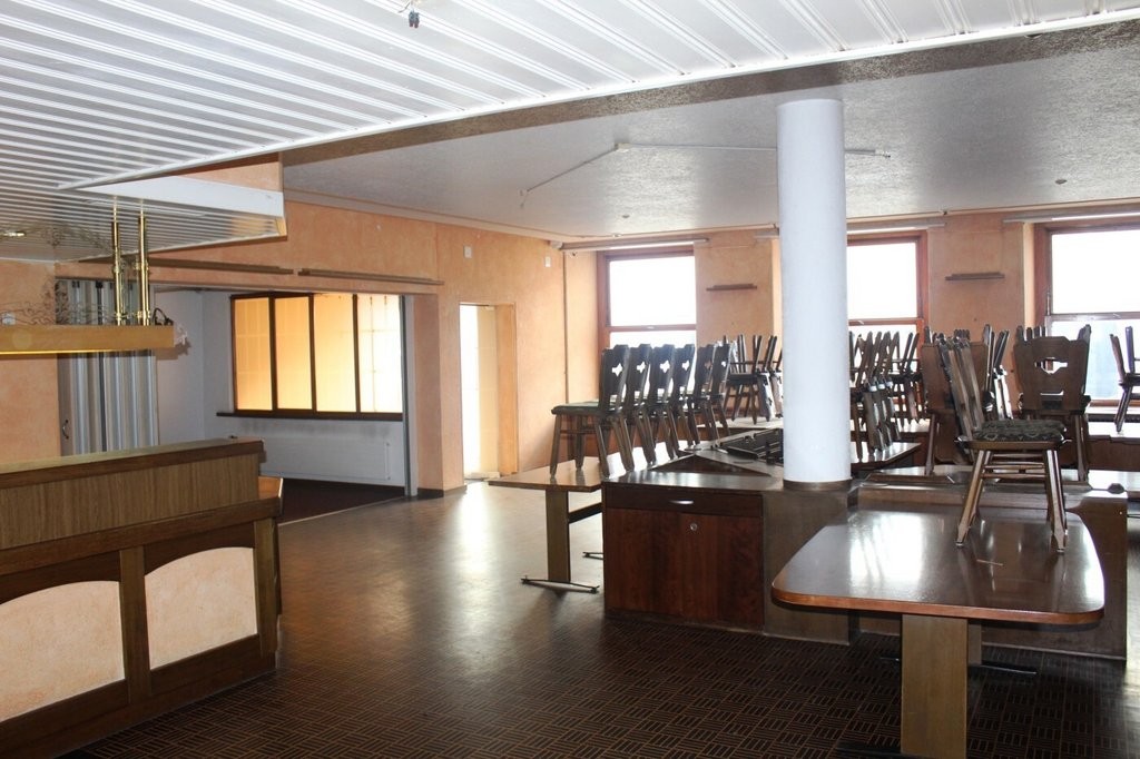 340m² shop, Foto 4 von 9