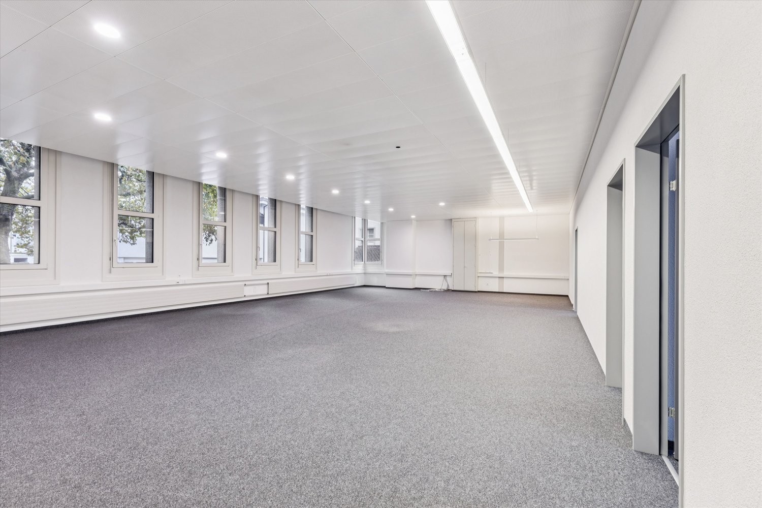 175m² office