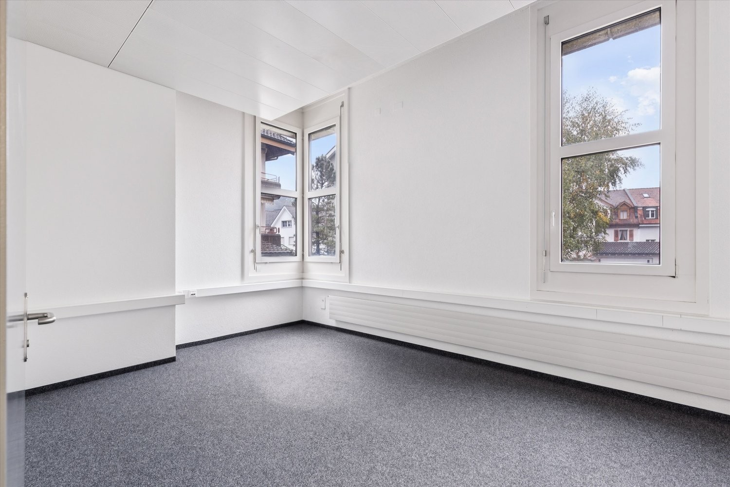 175m² office