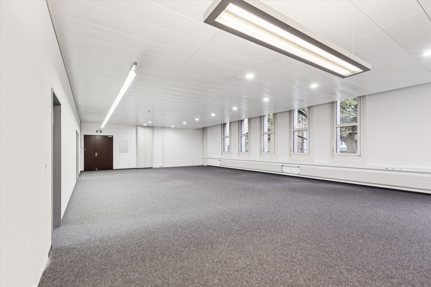 175m² office