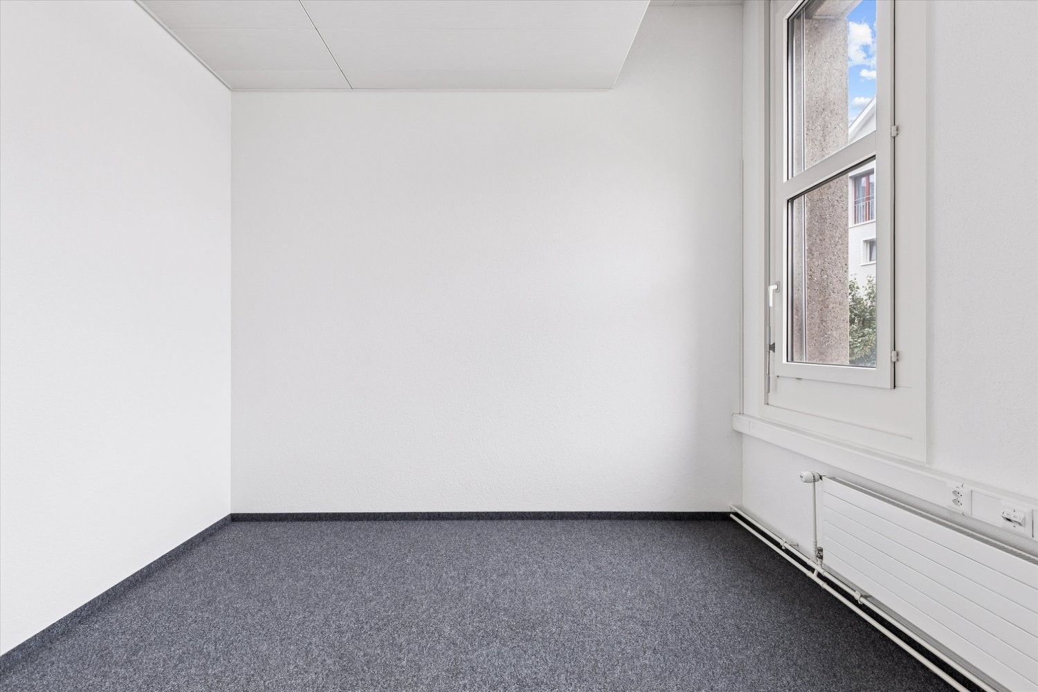 175m² office