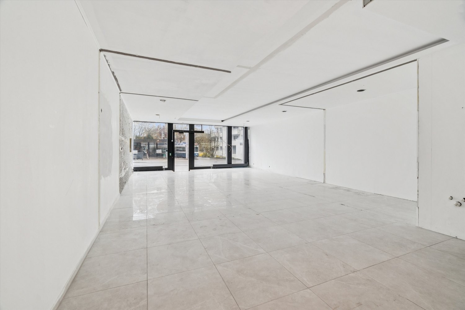 122m² commercial, Foto 1 von 10