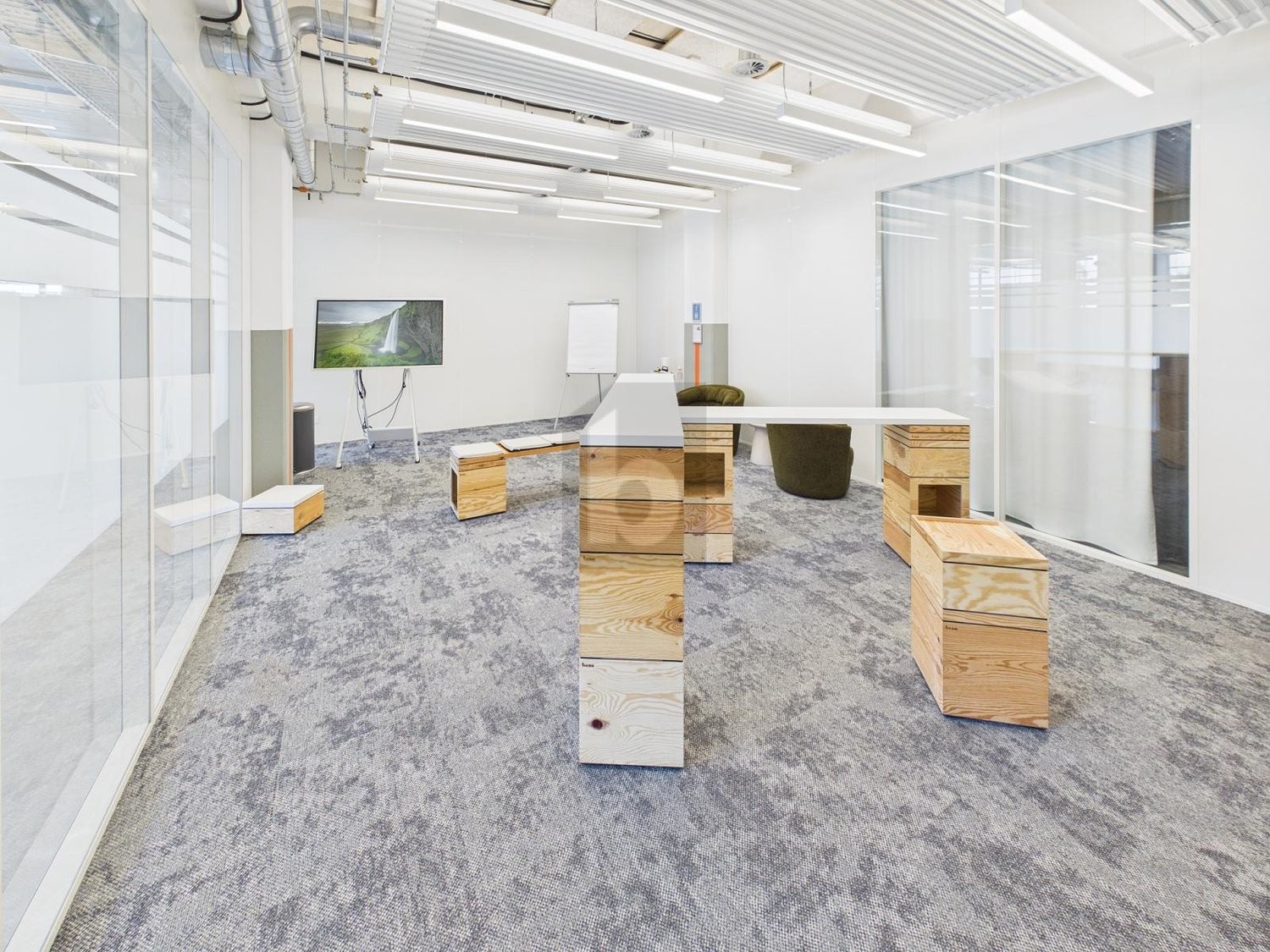 432m² office