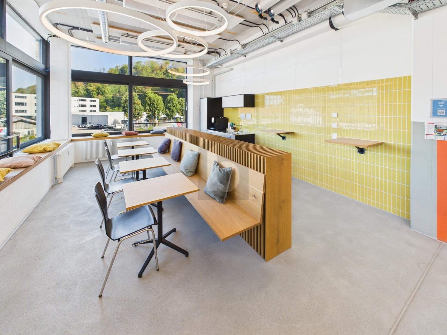 432m² office