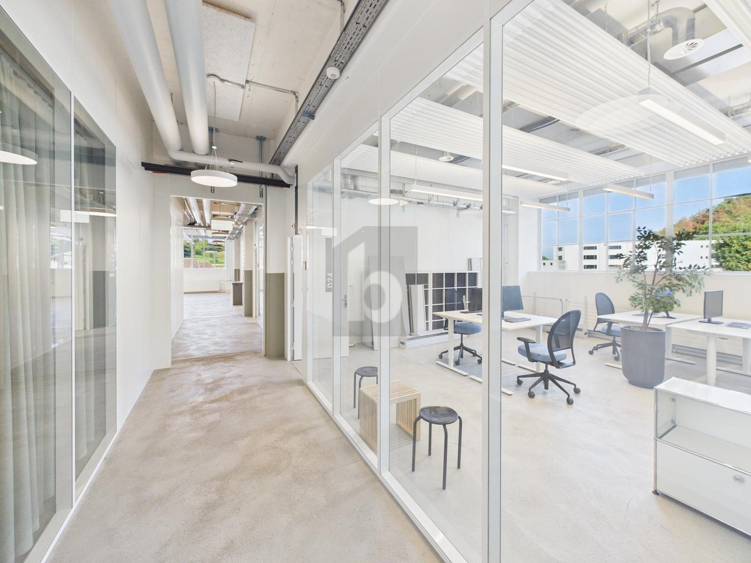 432m² office
