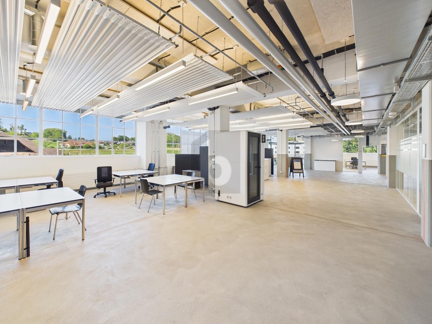 432m² office