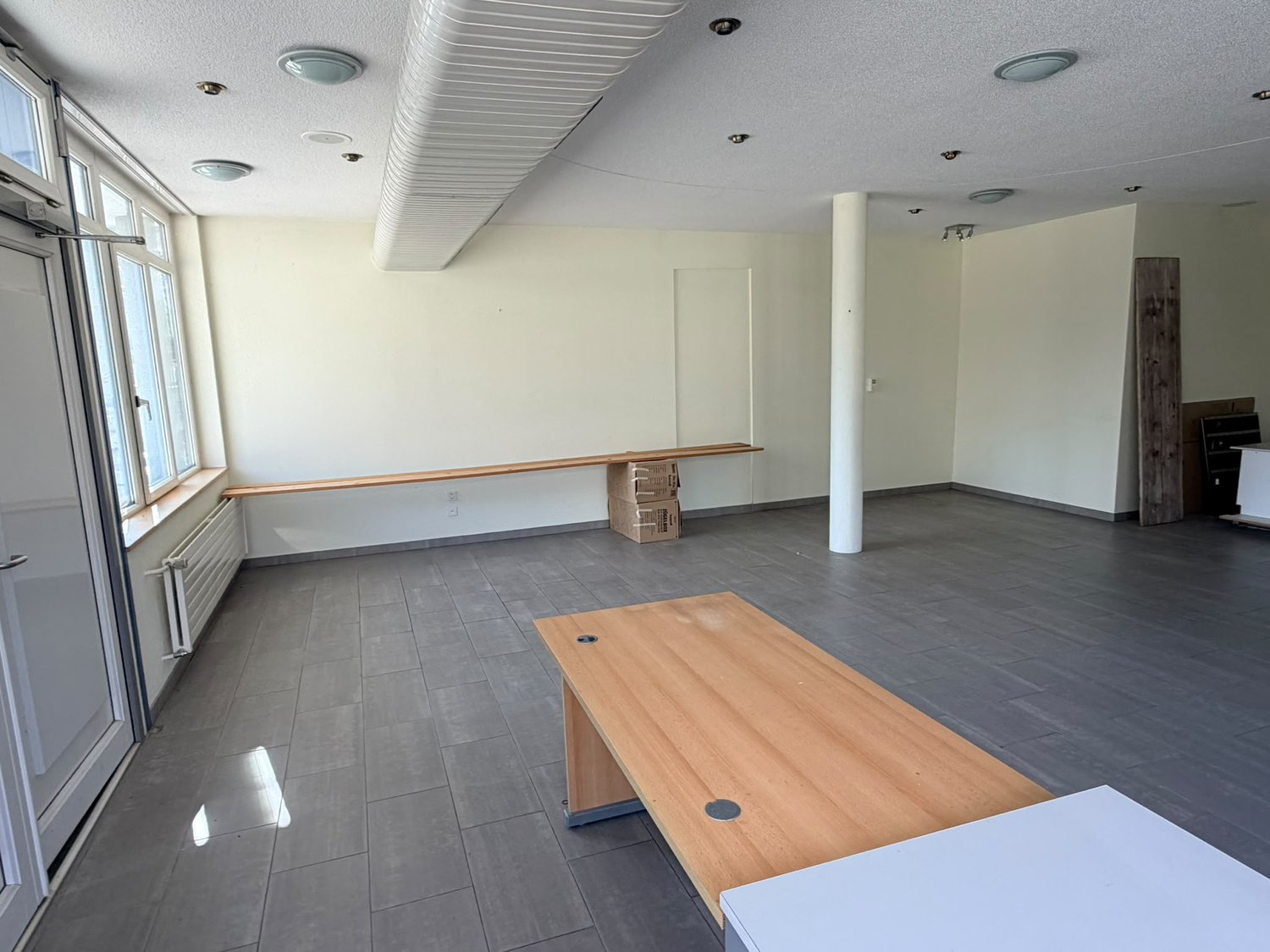 Office, Foto 1 von 8