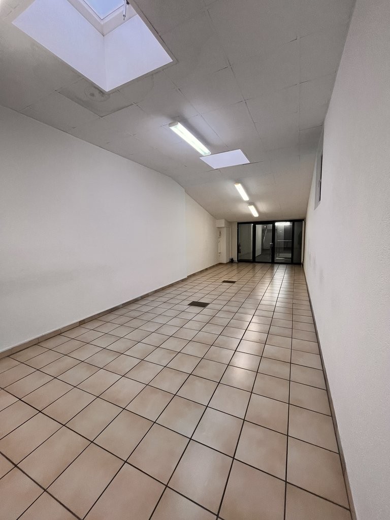 45m² shop
