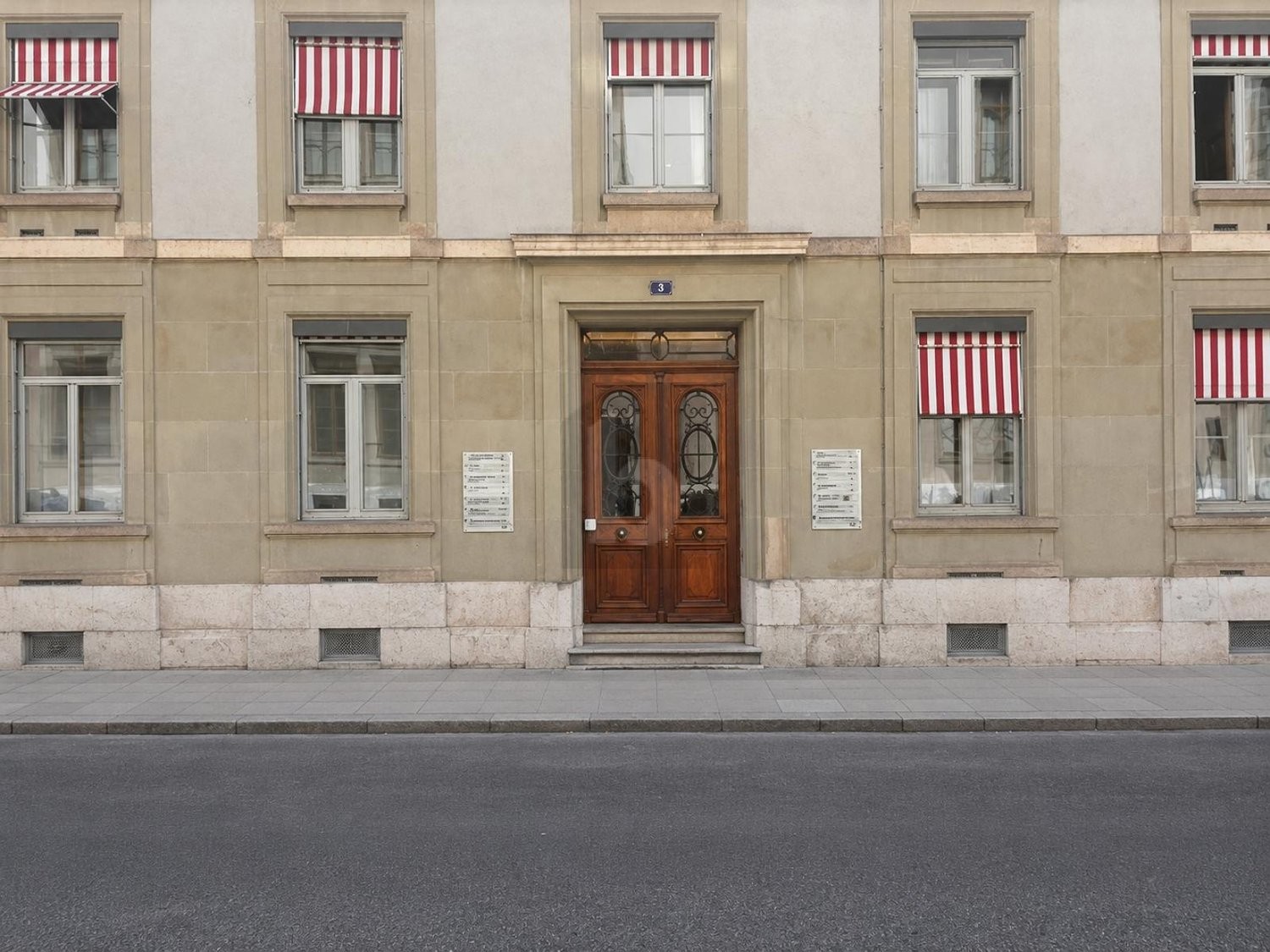 160m² Büro, Foto 2 von 4