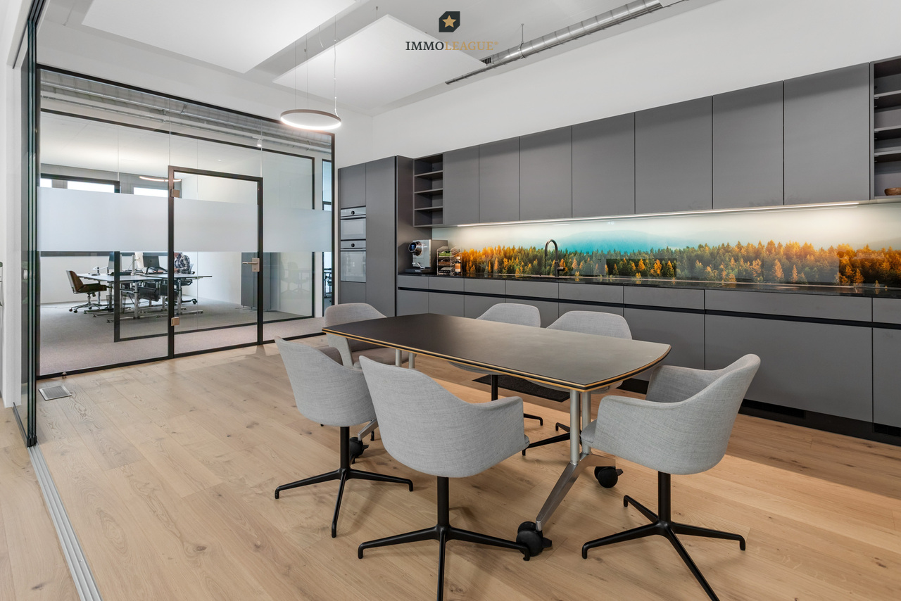 112m² office