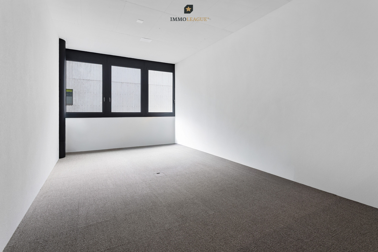 112m² office
