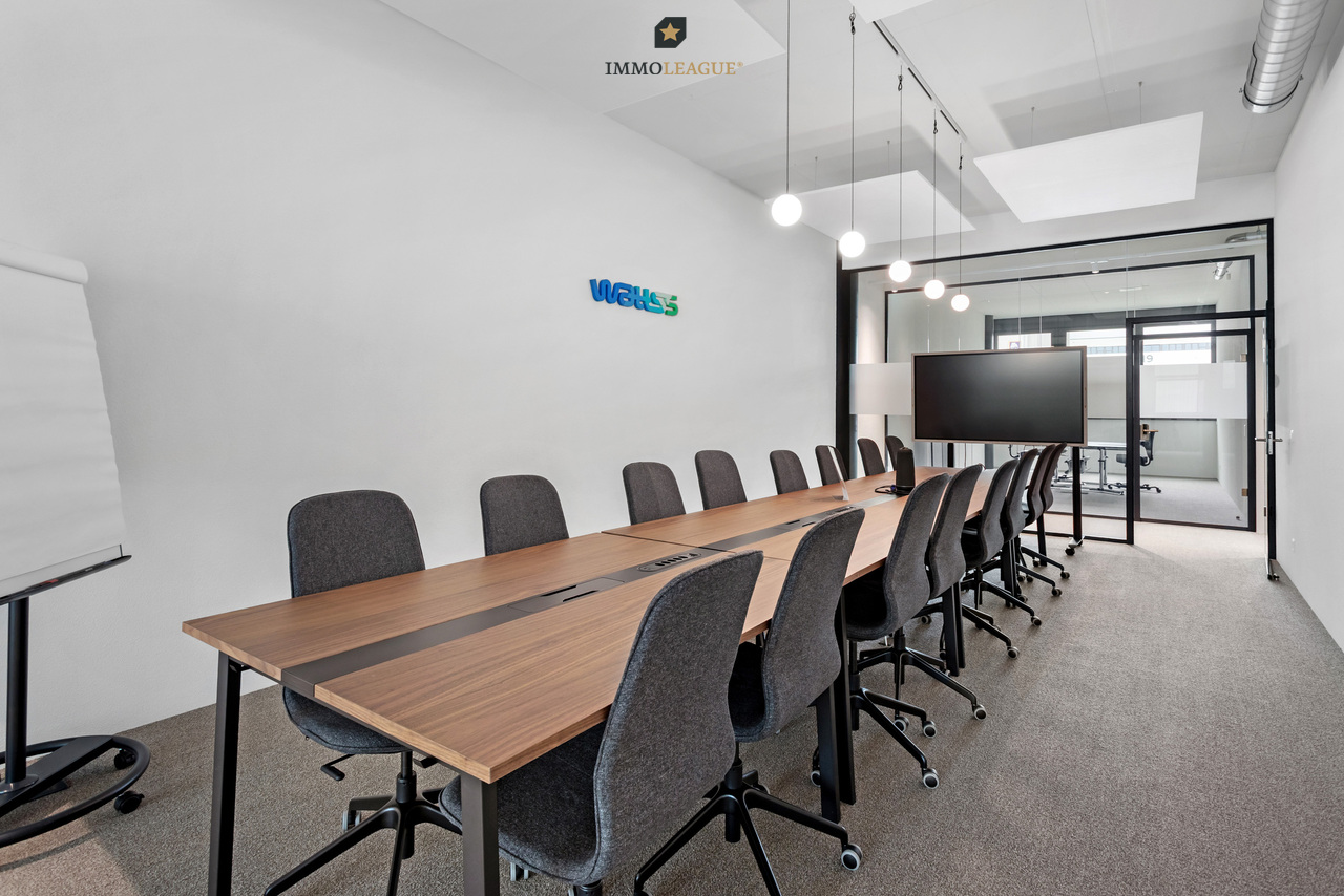112m² office